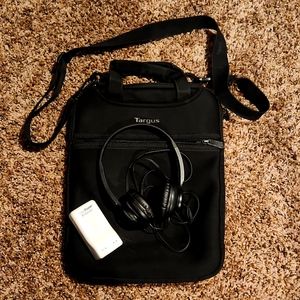 Laptop carry bag with extras